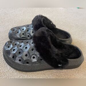 NWT Joybees Clogs. Black and Silver metallic with washable faux fur-lining.